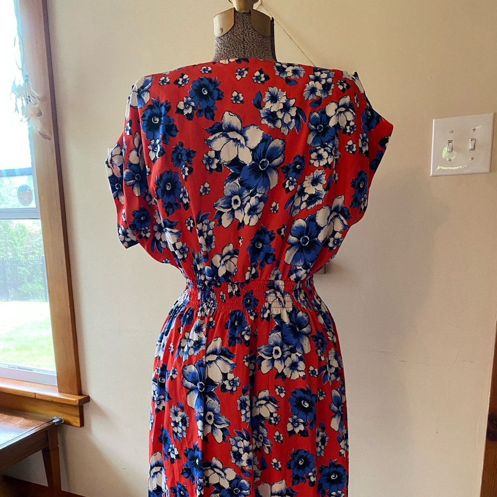 Red Midi Maternity Dress Hawaiian Floral Pattern - Picture 3 of 6